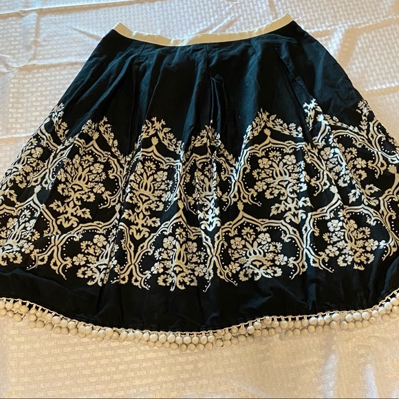 Black and white skirt with beading design - Picture 1 of 2